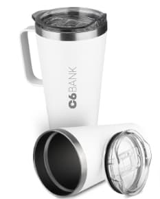 Caneca térmica 530ml de cor branca, com tampa de rosca e alça ergonômica.