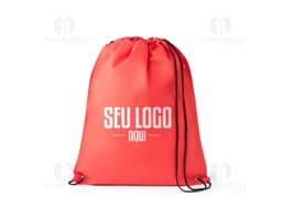 Mochila Saco Tnt preta e castanha com alça de couro, design elegante e textura suave. Ideal para viagens e compras, possui um