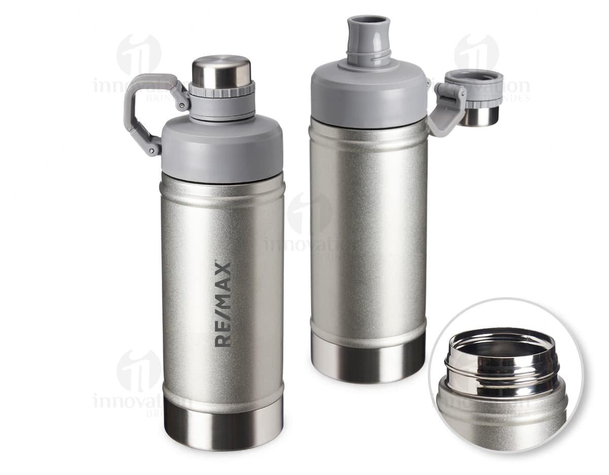 Garrafa térmica inox de 500ml, equipamento de metal brilhante, vazio e saudável, com tampa e reflexão, ideal para bebidas quentes ou frias.