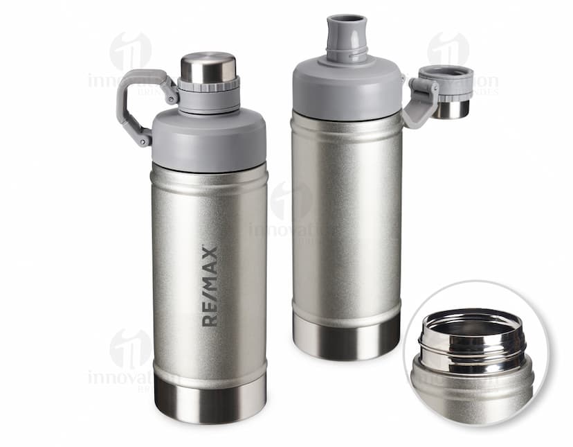 Garrafa térmica inox de 500ml, equipamento de metal brilhante, vazio e saudável, com tampa e reflexão, ideal para bebidas quentes ou frias.