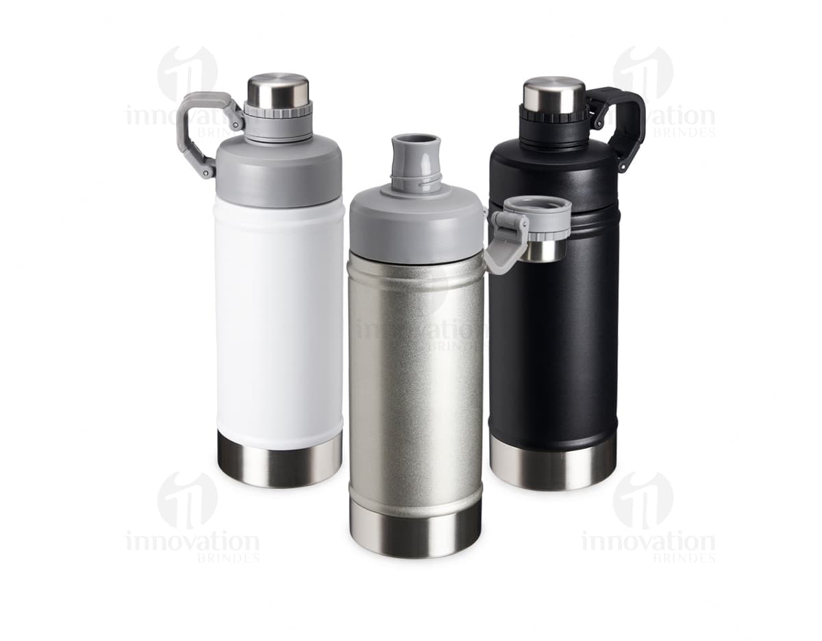 Garrafa térmica inox de 500ml, equipamento de metal brilhante, vazio e saudável, com tampa e reflexão, ideal para bebidas quentes ou frias.
