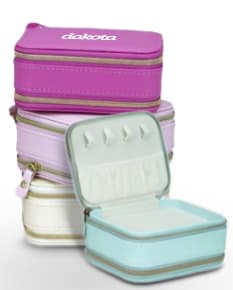 Porta Joias moderno e prático para organizar seus acessórios. Ideal para guardar suas joias e acessórios de forma segura e elegante. Perfeito para manter suas peças sempre em ordem. Adquira já o seu!