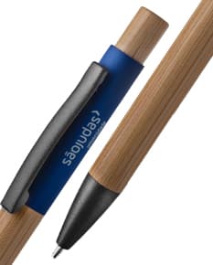 Caneta metálica de alta qualidade para escrita suave e precisa. Ideal para uso no escritório, escola ou em casa. Design elegante em metal prateado. Adquira a sua agora!