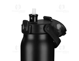 Botella térmica inox de 1,5 litros con pico, en metal plateado, con diseño moderno y seguro, perfecta para almacenar líquidos