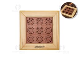 Jogo da Velha Premium em dispositivo eletrônico antigo, com botões de controle, painel digital e mecanismo de jogo. Cores