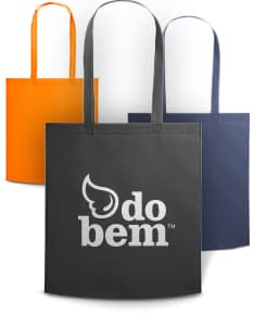 SACOLA 370 x 410 mm amarela e marrom com design moderno e detalhes em metal. Embalagem de papel brilhante com fecho de cadeado, tag de preço e alça resistente. Ideal para compras em lojas de moda e presentes.