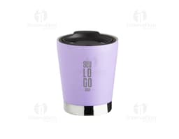 Vaso de paredes dobles de 300ml hecho de acero inoxidable, de color plateado y brillante. El vaso está limpio y vacío, con un