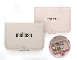 Caja de joyas con espejo y diversos compartimentos para organizar joyas y accesorios. Color plateado y moderno, ideal para