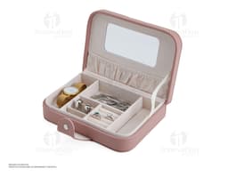 Caja de joyas con espejo y diversos compartimentos para organizar joyas y accesorios. Color plateado y moderno, ideal para