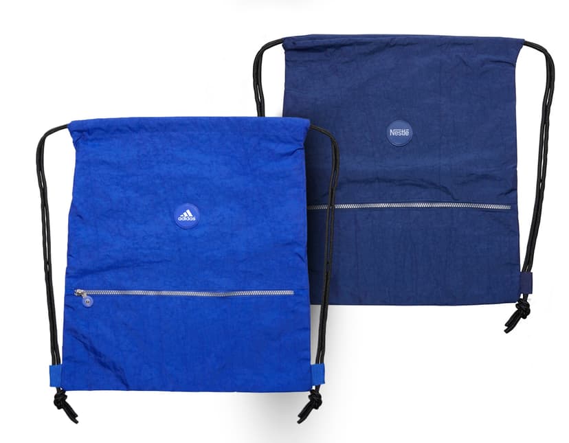 Mochila saco de nylon preto, resistente à água, com zíper e alça de couro. Ideal para viagens e estilo fashion.