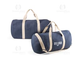 Bolsa denim reciclado c/ alça ajustável em estilo moderno, perfeito para um look casual ou esportivo. O acessório apresenta