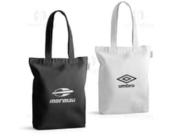 Sacola de algodão reciclado marrom, com alças de 62cm. Ideal para compras, presente ou acessório de moda. Design moderno e