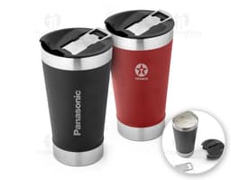 Copo térmico 630ml com abridor, ideal para armazenar e manter a temperatura de bebidas como café, cappuccino, chocolate