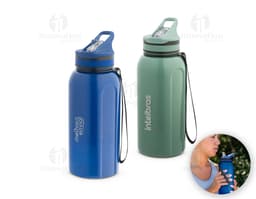 Transparent Plastic Squeeze 1200ML, made of plastic, containing liquid, with lid, clean and empty object.