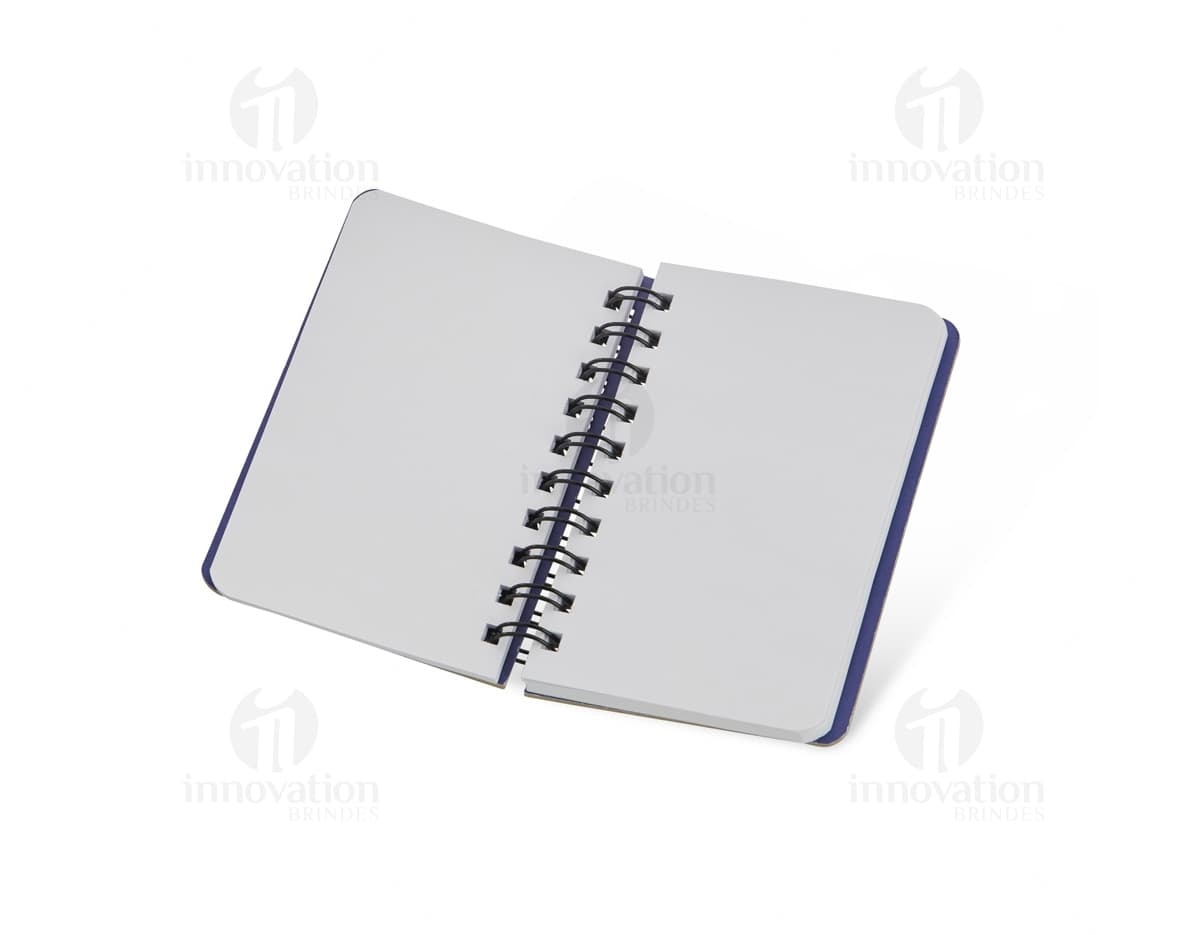 Bloco de anotações Kraft 14x10 com capa em papel, espaço em branco para escrever mensagens, lembretes e notas. Ideal para uso no escritório, estudos ou organização pessoal. Design simples, clean e prático.