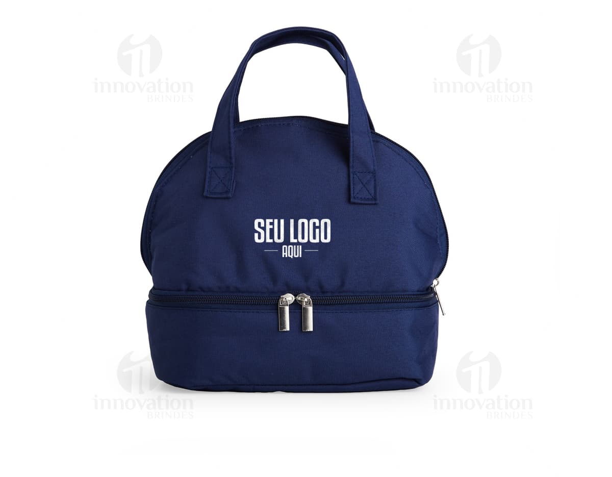 Bolsa Térmica 6 Litros - Perfeita para viagens e passeios, esta bolsa térmica é elegante, prática e moderna. Feita em couro de alta qualidade, com alça ajustável e zíper resistente. Mantenha seus alimentos frescos por mais tempo com muito estilo! Compre já.