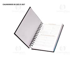 Agenda 2025 emborrachada con tapa azul marino y detalles en dorado.