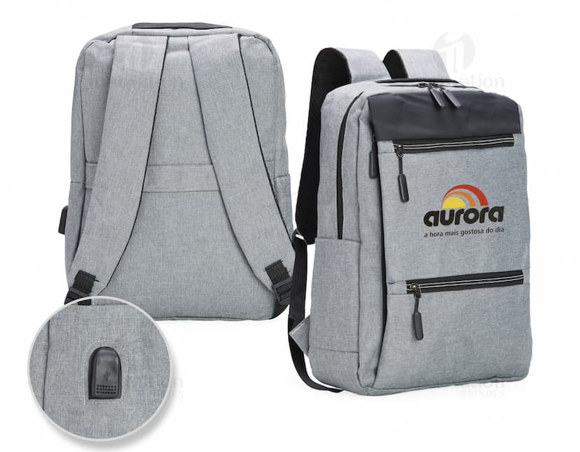 Mochila de nylon preta para notebook, moderna e elegante, com alças de couro, zíper e bolsos. Ideal para viagens, negócios ou uso casual.