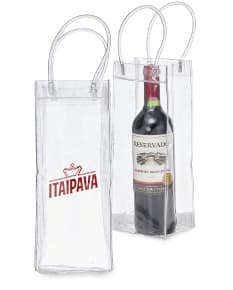 Sacola plástica transparente com alça para gelo.