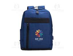 Mochila de nylon preta com capacidade de 21 litros, com detalhes em couro. Possui compartimento para USB, alças, zíper