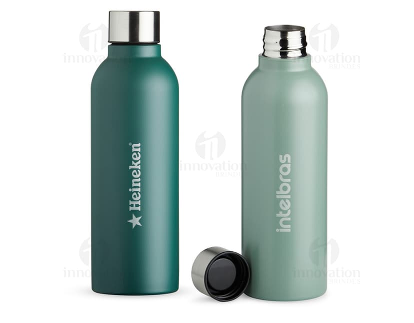 Garrafa inox de 800ml com tampa fosca, contendo líquido transparente. A embalagem é clean e possui um design elegante.