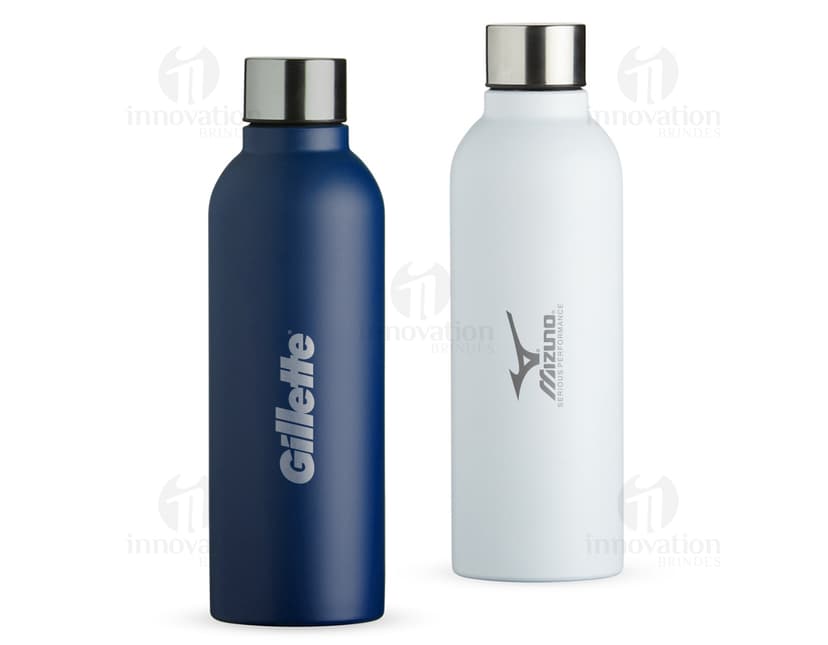 Garrafa inox de 800ml com tampa fosca, contendo líquido transparente. A embalagem é clean e possui um design elegante.