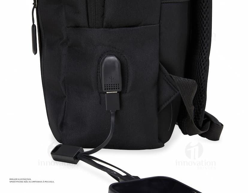 Mochila de Nylon 23 Litros preta em estilo moderno, com design 3D e textura de tecido. Possui espaço para transporte de equipamentos e objetos, ideal para negócios e viagens.
