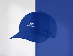 American Plus Cap in yellow and black, with a modern design and symbols of success. Made of paper and 3D, it offers