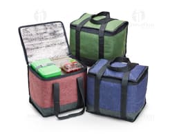 Bolsa Térmica de 12 Litros en color azul, con asa para transporte y cremallera en la parte superior. La bolsa está cerrada y