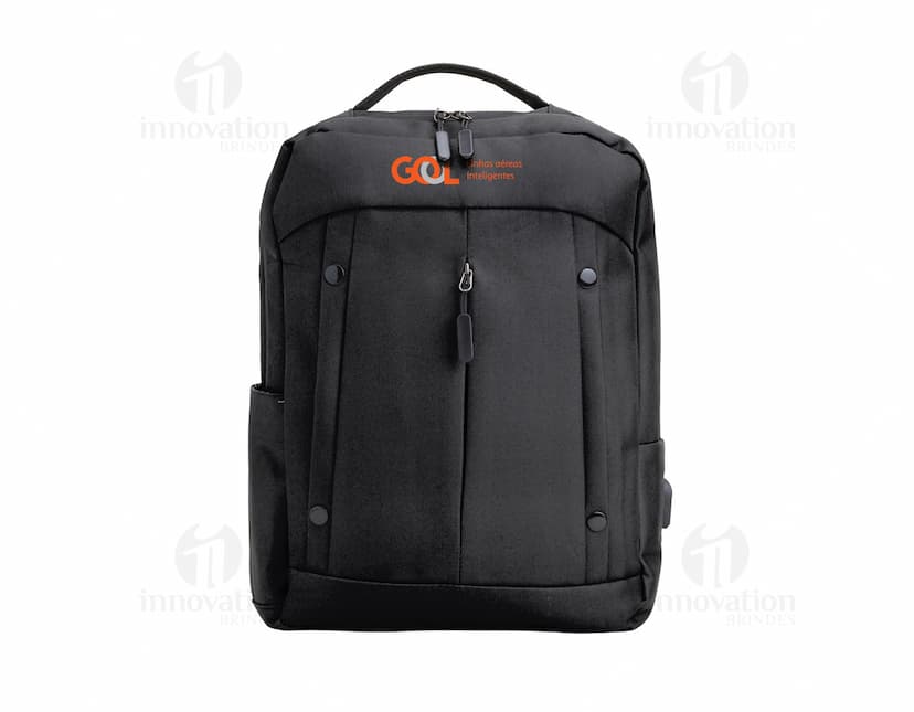 Mochila de nylon de 21 litros em marrom e preto, com alça de couro, zíperes, bolsos e tecido resistente. Ideal para viagens, uso casual e estilo moderno.