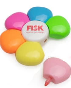 Marca Texto Flor é um conjunto colorido de marcadores de texto, com design brilhante e elementos em forma de esfera, símbolos e botões circulares em tons de amarelo, laranja, rosa, roxo e azul. São itens perfeitos para festas, celebrações e decorações, trazendo diversão e vibração para qualquer ocasião especial.