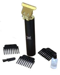 Máquina de Cortar Cabelo Recarregável de Alta Tecnologia com Design Elegante. Ideal para uso profissional ou doméstico, possui lâmina em aço, tecnologia durável e recarregável. Tenha um corte preciso e prático a qualquer momento. Adquira já a sua!