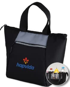 Bolsa térmica preta 7L com zíper, alças em couro e design moderno. Ideal para transporte de alimentos e bebidas mantendo a temperatura adequada. Acessório elegante e prático para compras, viagens ou passeios.