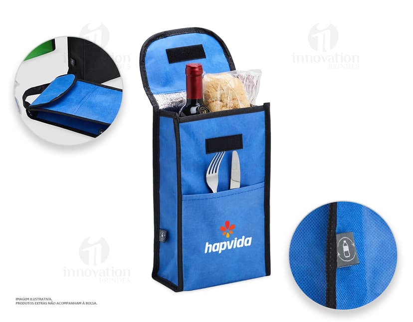 : "Bolsa térmica rPET 4L c/ bolso frontal em metal prateado e amarelo, com design eletrônico e um único botão amarelo, feito de plástico reciclado (rPET) e com um recipiente interno. Perfeito para compras, transporte de alimentos, ou como presente. Ideal para manter alimentos frescos ou quentes por várias horas."