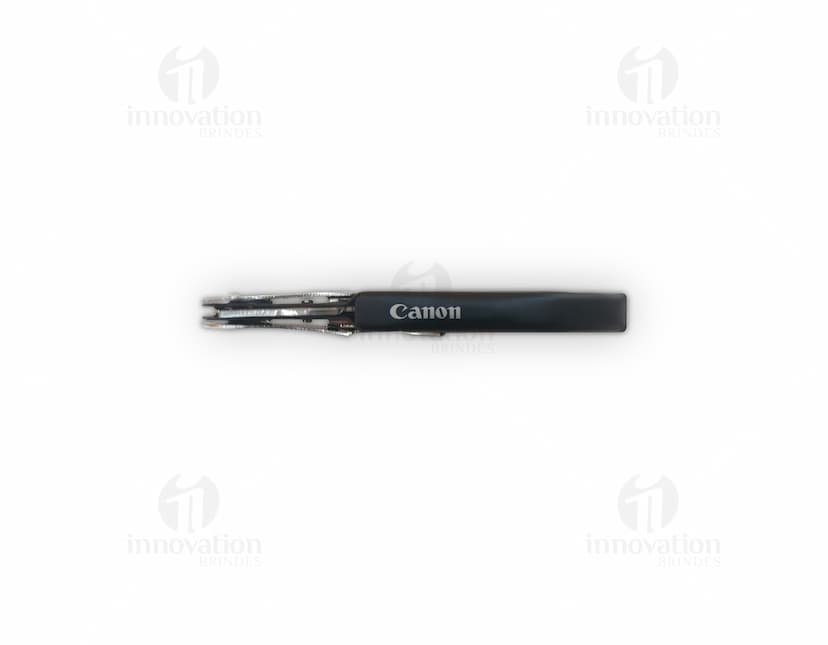 Kit vinho 4 peças com estojo em metal prateado, incluindo um dispositivo eletrônico, uma caneta de luz, uma caneta, uma ferramenta de alisar, um indicador, um aparelho, um objeto de escritório, um papel, uma esferográfica, um instrumento de escrita, um lápis, uma palavra, uma caneta apagável, um dispositivo eletrônico, um detalhe moderno, um mecanismo eletrônico, uma chave, uma mensagem, um espaço de trabalho, uma informação, em preto e prateado.