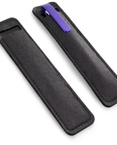 Veludo para Caneta Presente em metal preto, com conexões para guardar objetos.Ideal para armazenar e presentear.