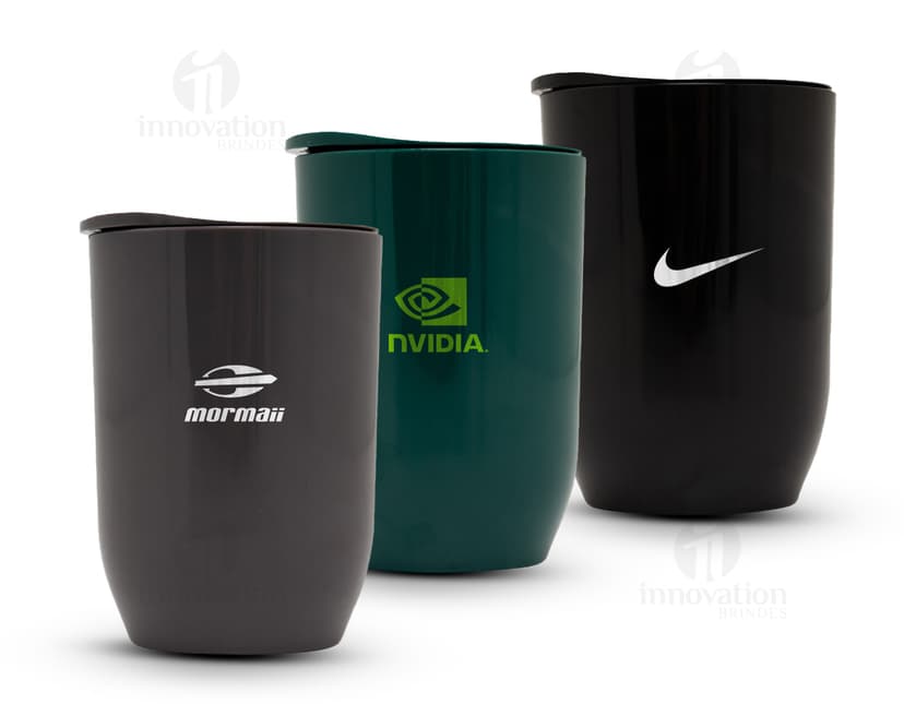 Copos plásticos de 350ml ideais para personalização de brindes! Perfeitos para eventos e campanhas promocionais. Adquira já o seu e surpreenda seus clientes. Qualidade e praticidade em um único produto. Garanta já o seu! #brindespersonalizados #coposplasticos #eventos