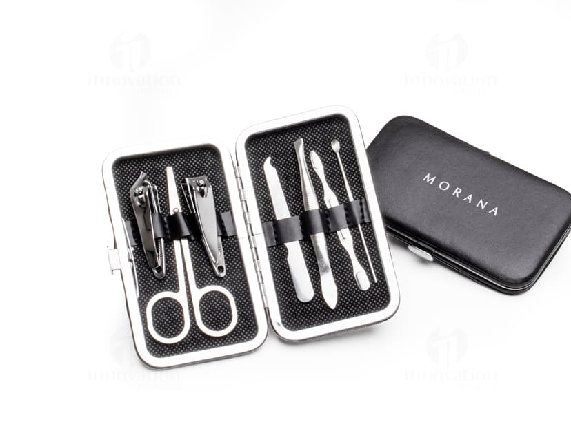 Kit Manicure 7 Peças - Equipamento de aço para cuidar das suas unhas com estilo e praticidade. Ideal para uso pessoal ou para presentear alguém especial. Composto por alicate, tesoura, pinça, entre outros itens essenciais. Adquira já o seu!