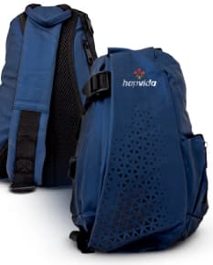 Mochila de ombro USB preta de couro para homem, estilo moderno e acessório de viagem. Com zíper, alça e bolsos para armazenamento. Ideal para viagens, esportes e trabalho.