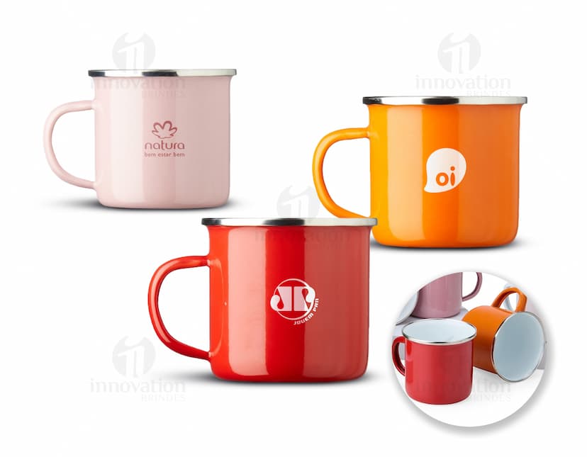 Caneca em inox com capacidade de 370ml, modelo de cor prateada.