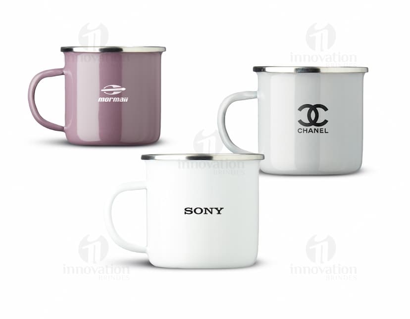 Caneca em inox com capacidade de 370ml, modelo de cor prateada.