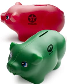 Imagem de um cofre plástico cor de rosa em forma de porquinho, utilizado para economizar dinheiro e fazer investimentos financeiros. O cofre tem um design de porquinho bonito e é ideal para guardar moedas e notas. Ideal para ensinar crianças sobre a importância de poupar dinheiro.