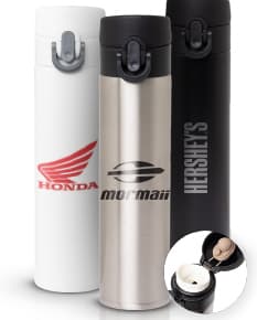 Garrafa térmica de inox de 340ml, equipamento de metal moderno com tampa de rosca e design elegante. A garrafa possui uma superfície prateada brilhante, com reflexos digitais e ícone de energia. Ideal para manter líquidos quentes ou frios por horas.