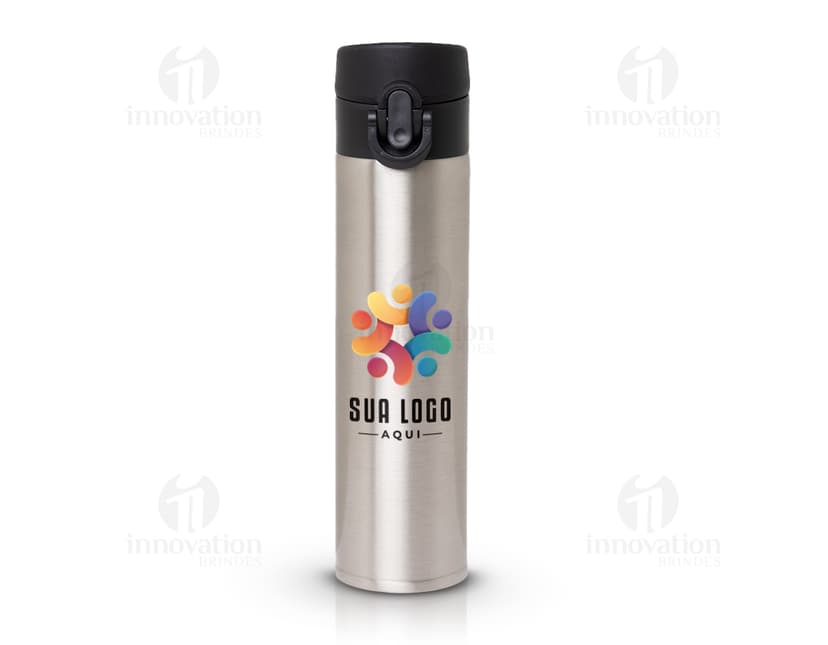 Garrafa térmica de inox de 340ml, equipamento de metal moderno com tampa de rosca e design elegante. A garrafa possui uma superfície prateada brilhante, com reflexos digitais e ícone de energia. Ideal para manter líquidos quentes ou frios por horas.