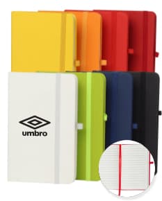 Caderneta emborrachada com porta caneta, perfeita para manter suas anotações organizadas! Ideal para uso em ambientes corporativos, escolares ou mesmo em casa. Com design moderno, a caderneta é prática e funcional, contando com um porta caneta integrado. Feita para te ajudar a manter suas ideias sempre à mão. Adquira já a sua!