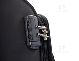 Maleta de viaje de 48 litros en cuero negro, moderna y elegante, ideal para viajes de negocios. Incluye asa de mano
