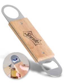 Cortador de charuto de metal com cabo de madeira, ferramenta de corte, dispositivo de tecnologia, chave eletrônica, acessório de negócios, segurança digital, botão eletrônico preto, teclado de plástico, ícone de comunicação, aço moderno, controle remoto sem fio, conexão de sucesso.
