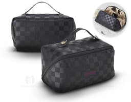 Nécessaire de couro sintético moderno e luxuoso. Este acessório clássico e elegante é perfeito para o dia a dia ou viagens.