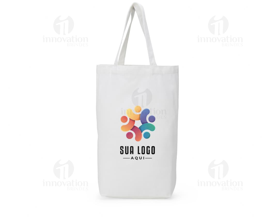 Sacola de algodão reutilizável, ideal para suas compras e presentes. Com design moderno e alças resistentes, esta sacola é prática e sustentável. Adquira a sua agora e contribua para um consumo consciente!