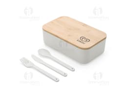 Marmita Fibra Trigo em uma imagem com utensílios de cozinha, comida, objetos metálicos, talheres, pratos vazios e reflexos